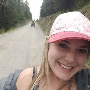 Meet your Posher, Crystal